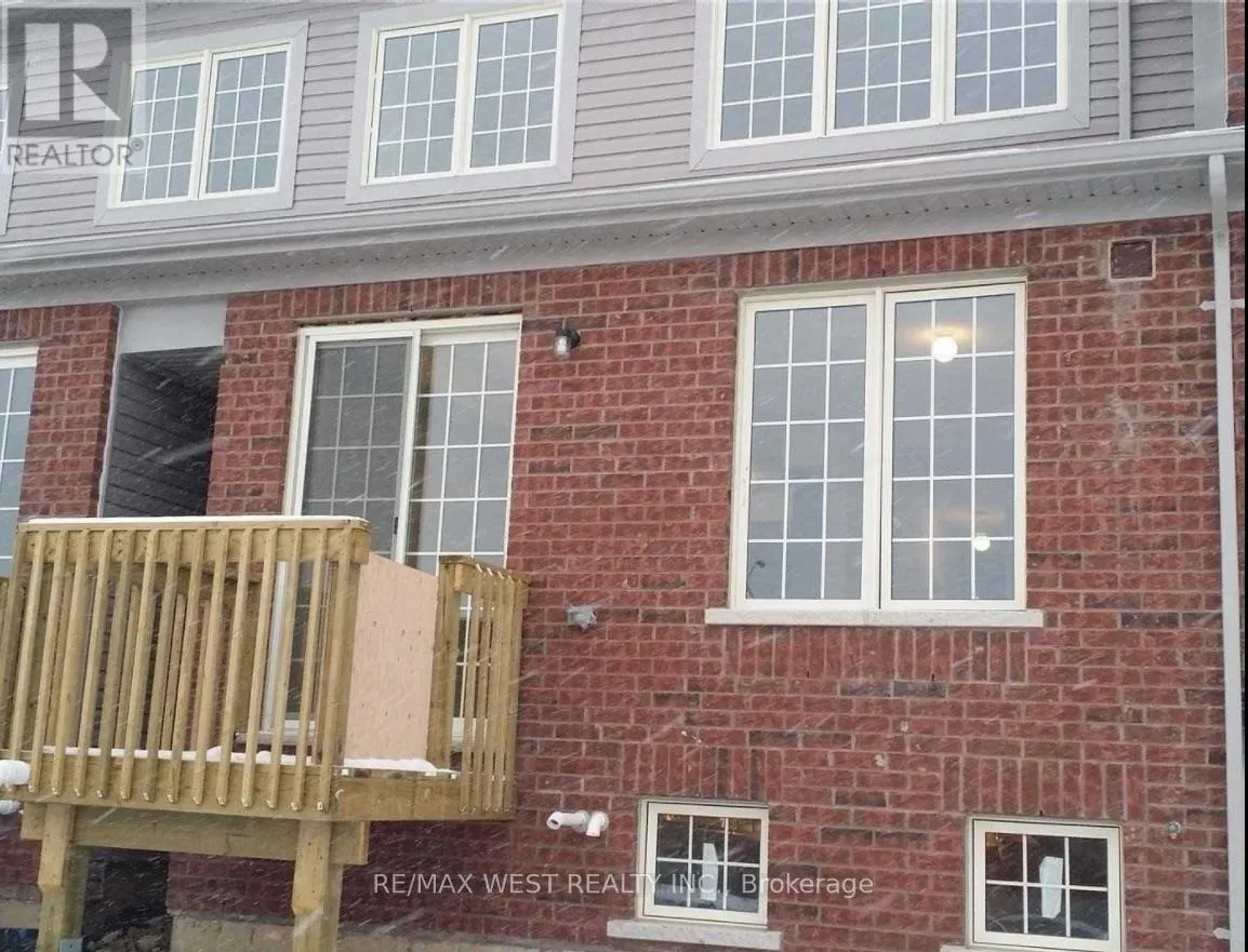 90 SKY HARBOUR DRIVE