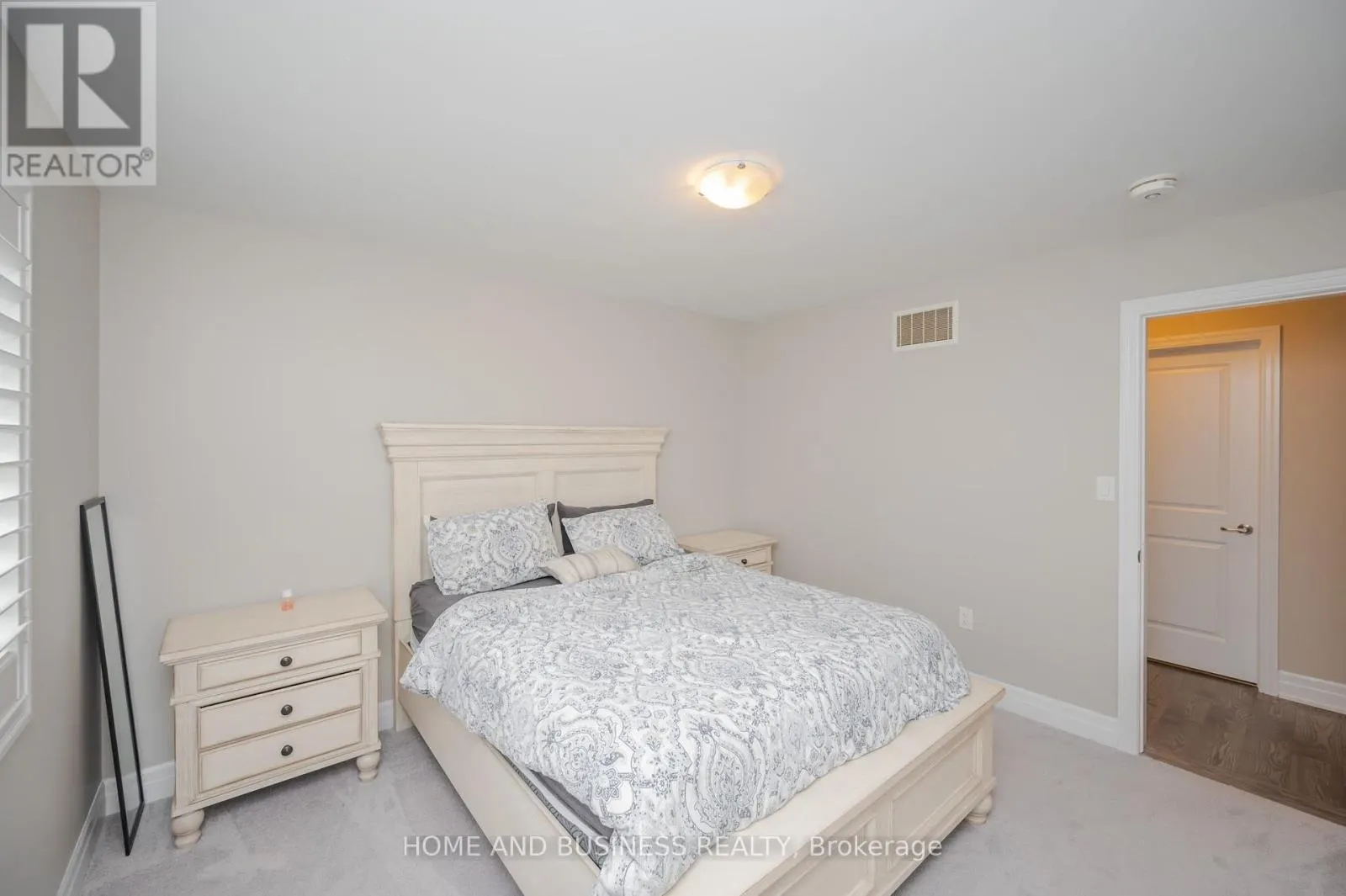 3357 MINTWOOD CIRCLE