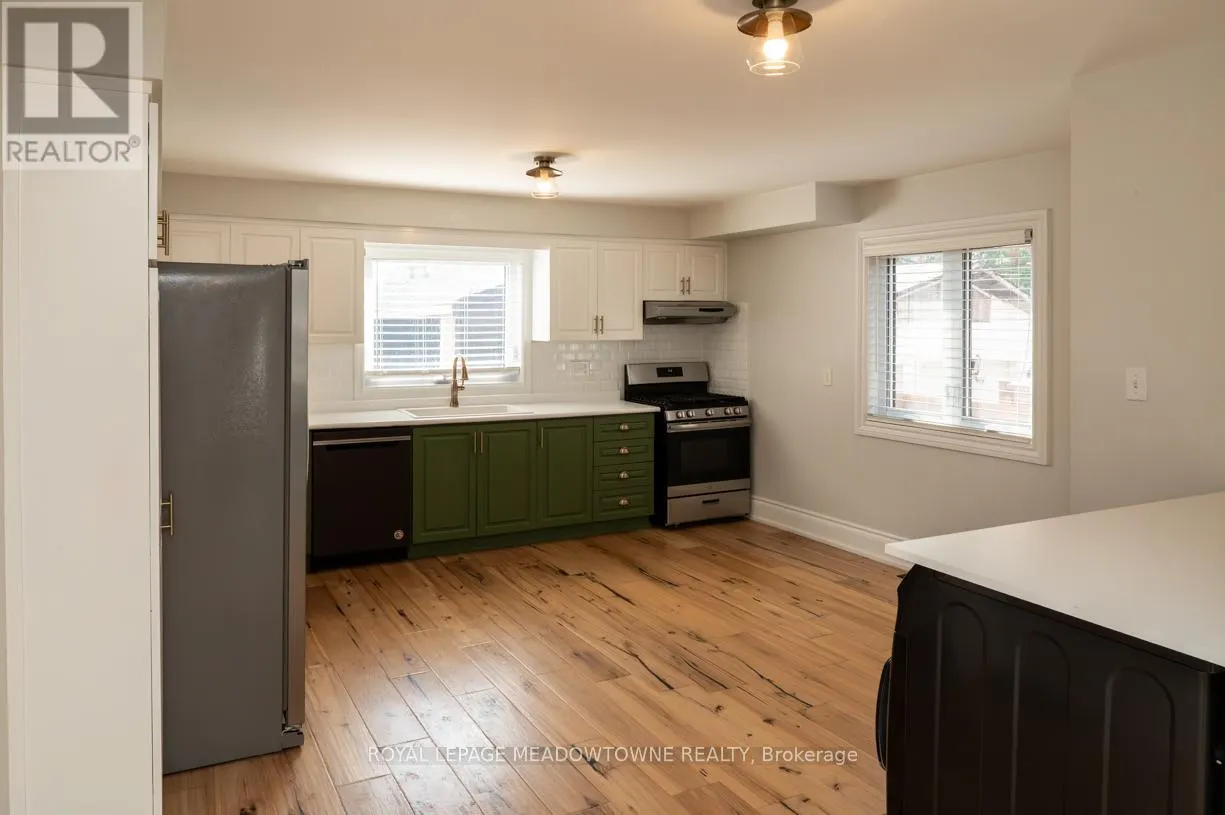 17 KERSDALE AVENUE