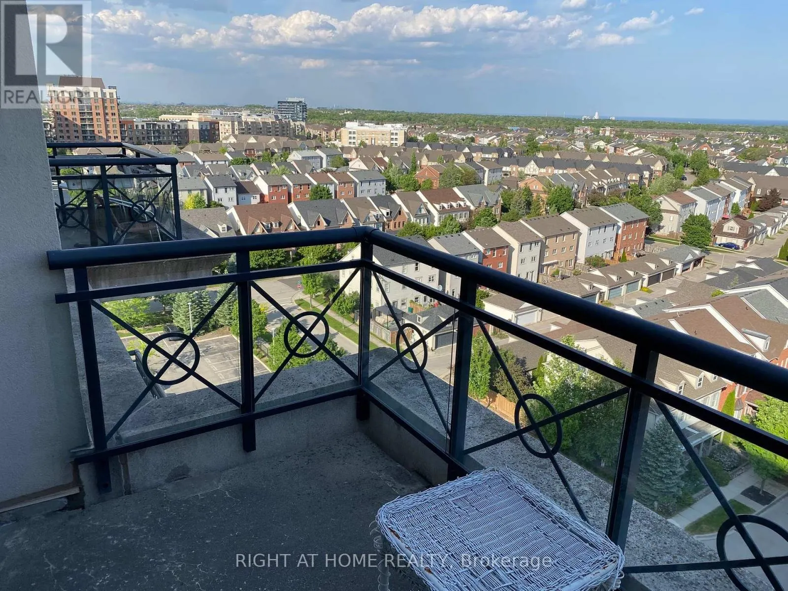 1206 - 2325 CENTRAL PARK DRIVE