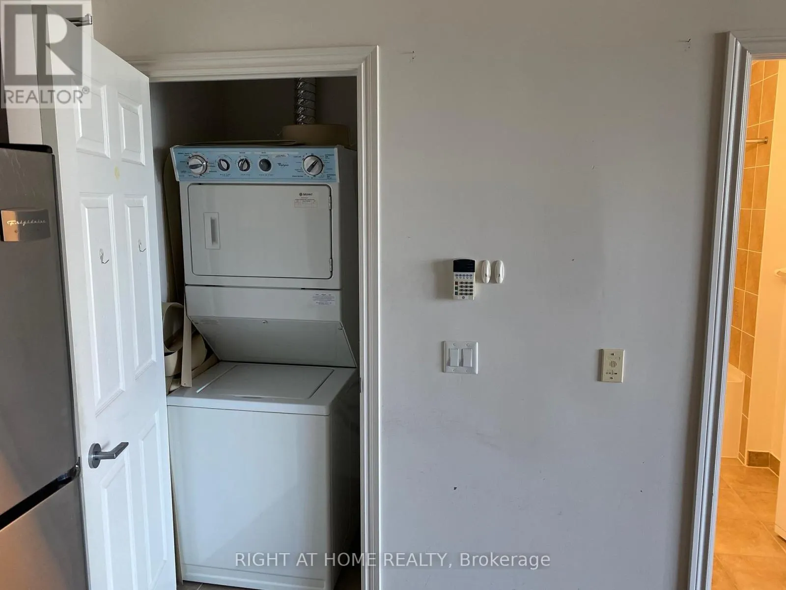 1206 - 2325 CENTRAL PARK DRIVE