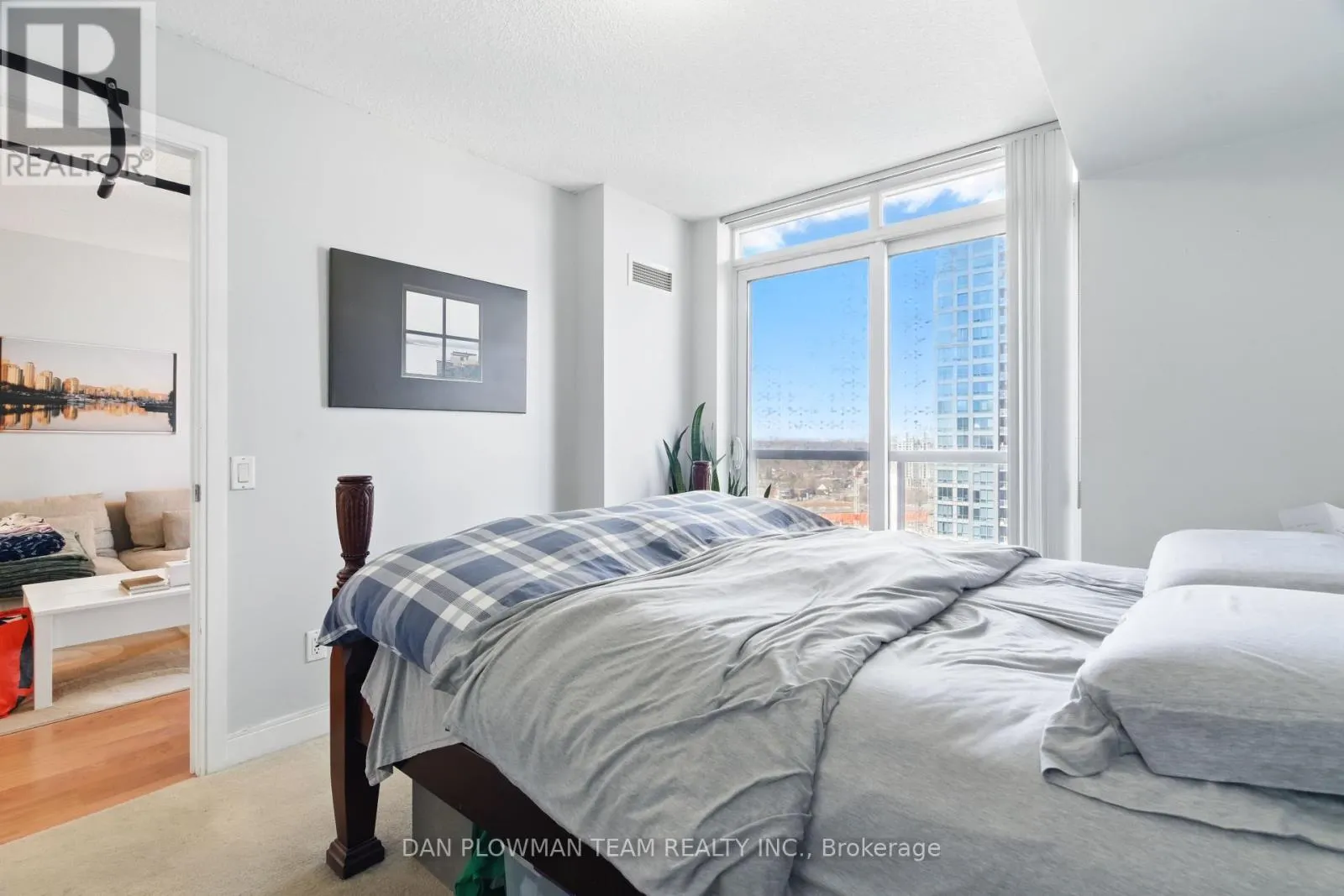 2045 - 35 VIKING LANE