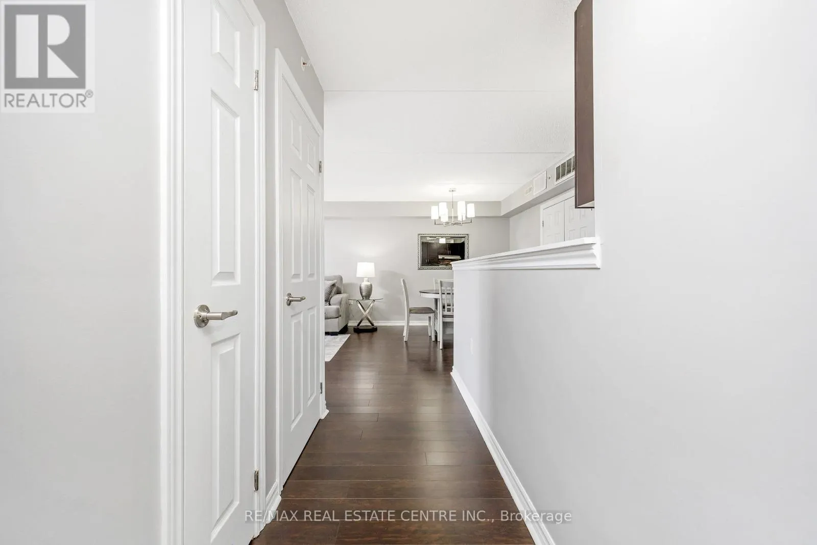 304 - 1360 MAIN STREET E