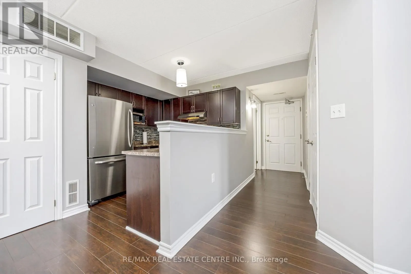 304 - 1360 MAIN STREET E