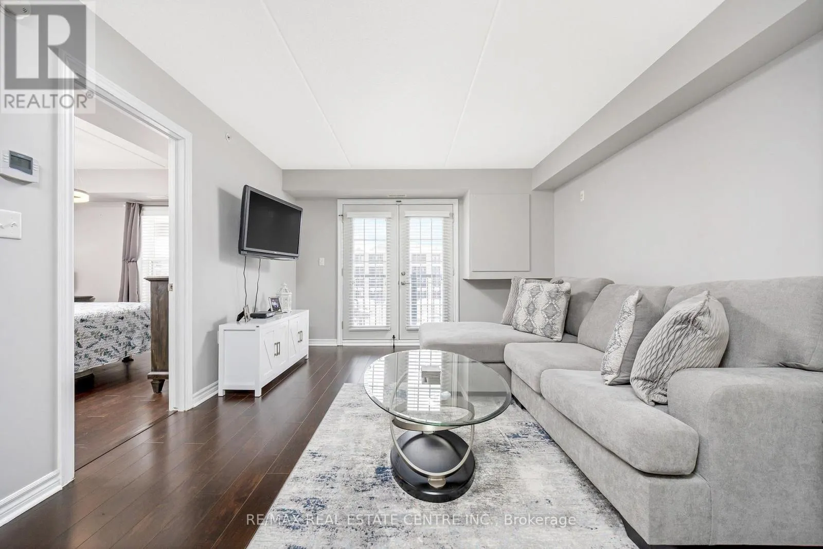 304 - 1360 MAIN STREET E