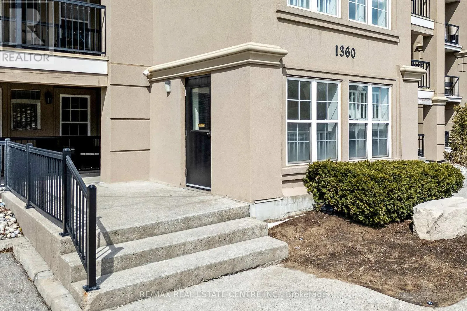 304 - 1360 MAIN STREET E