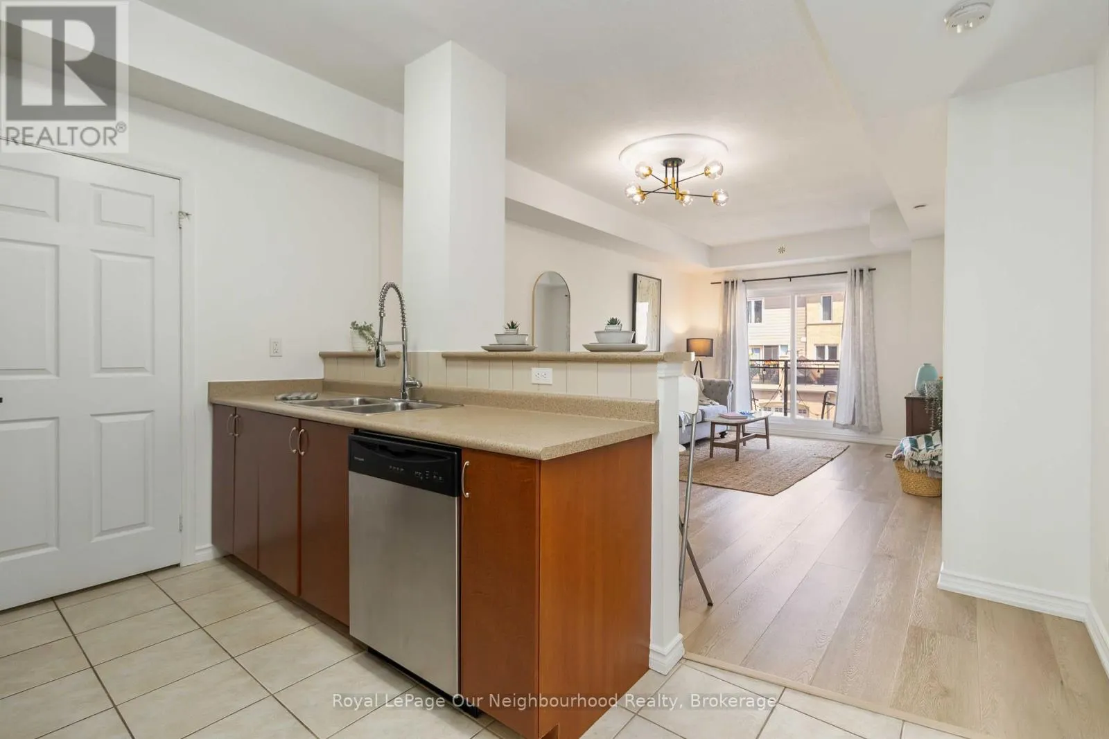 201 - 3075 THOMAS STREET, #201