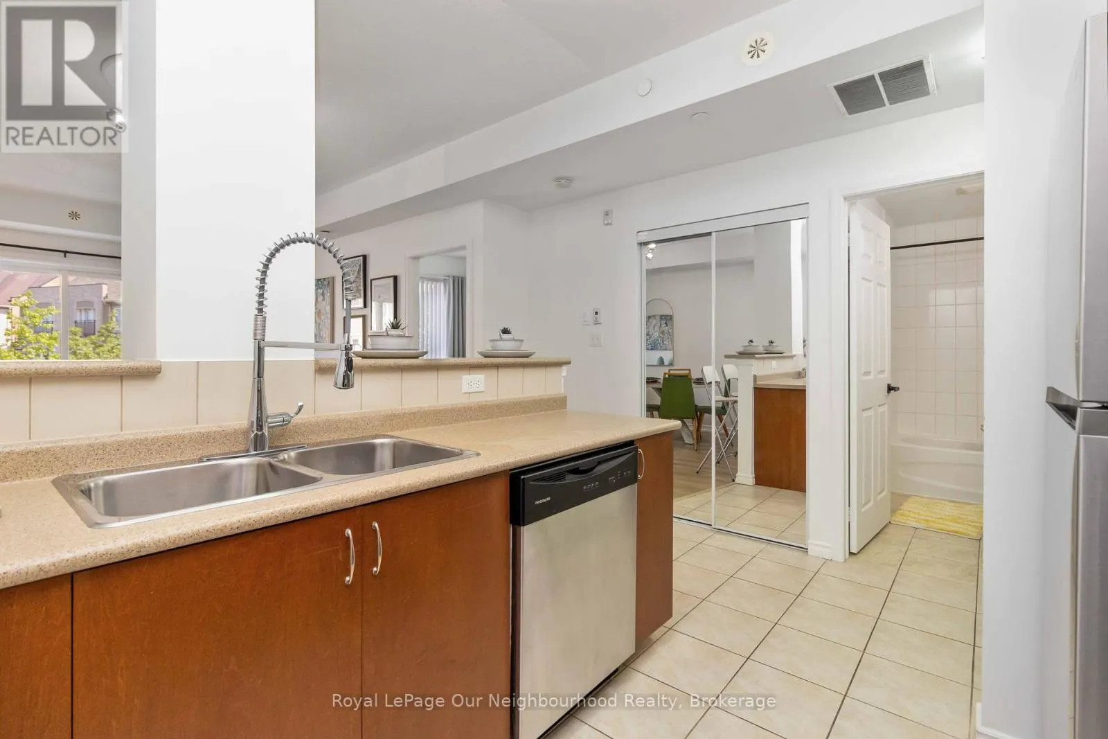 201 - 3075 THOMAS STREET, #201