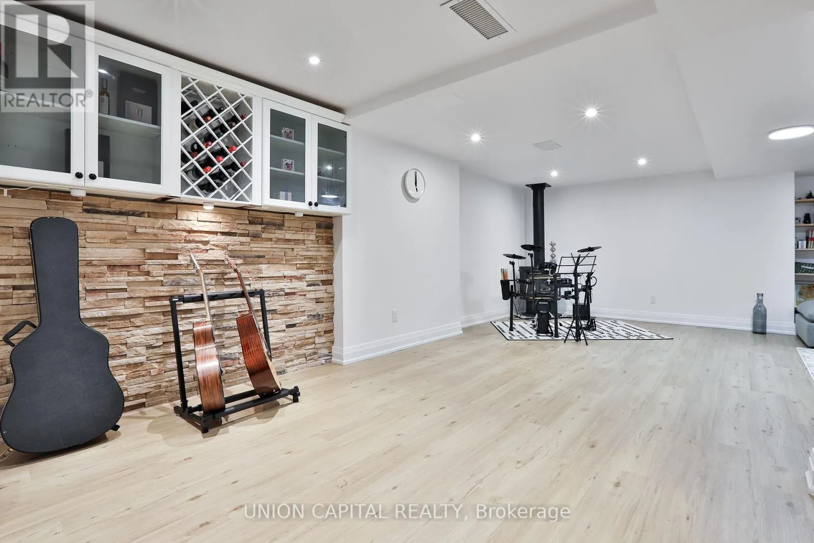 168 KINGSBRIDGE GARDEN CIRCLE