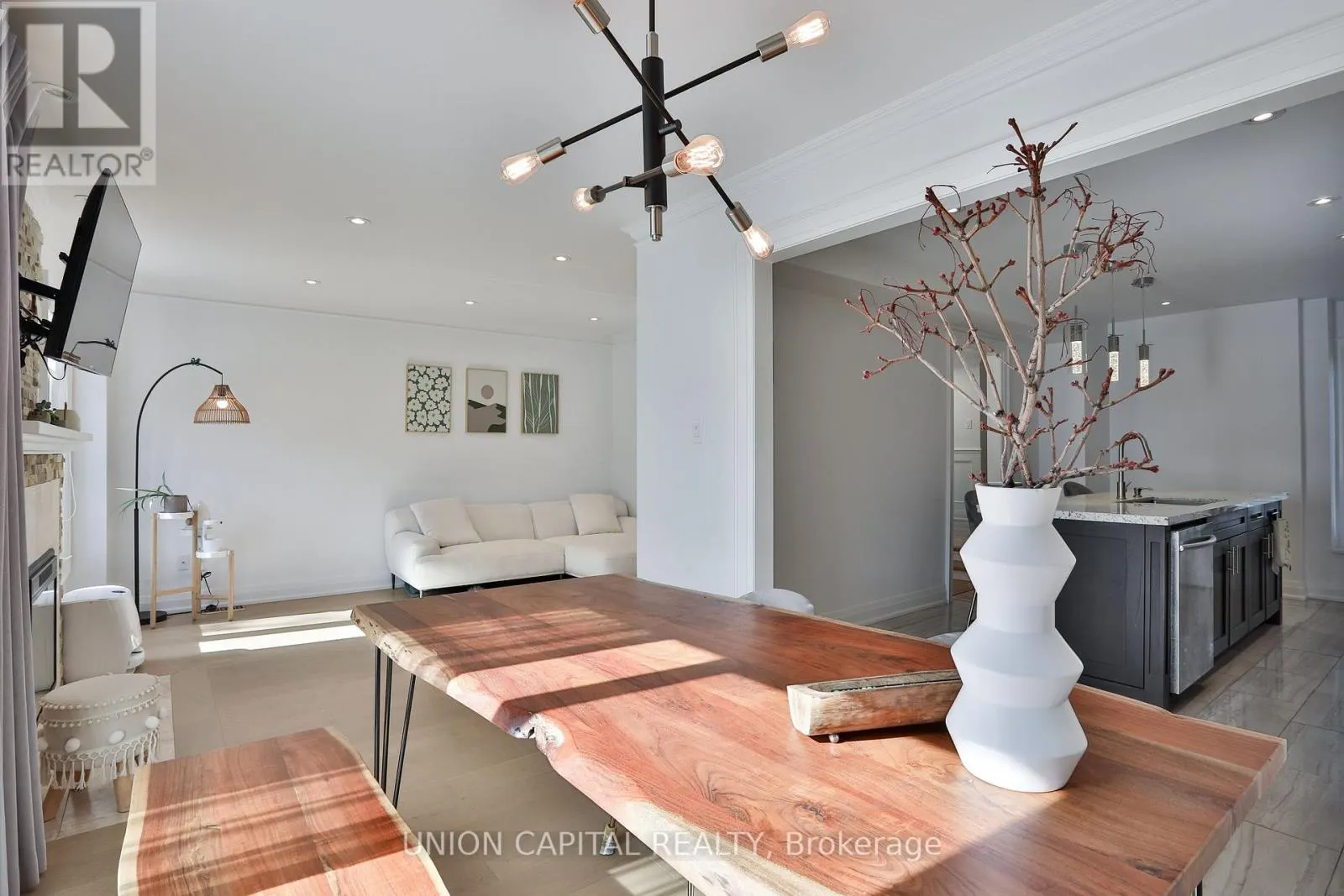 168 KINGSBRIDGE GARDEN CIRCLE