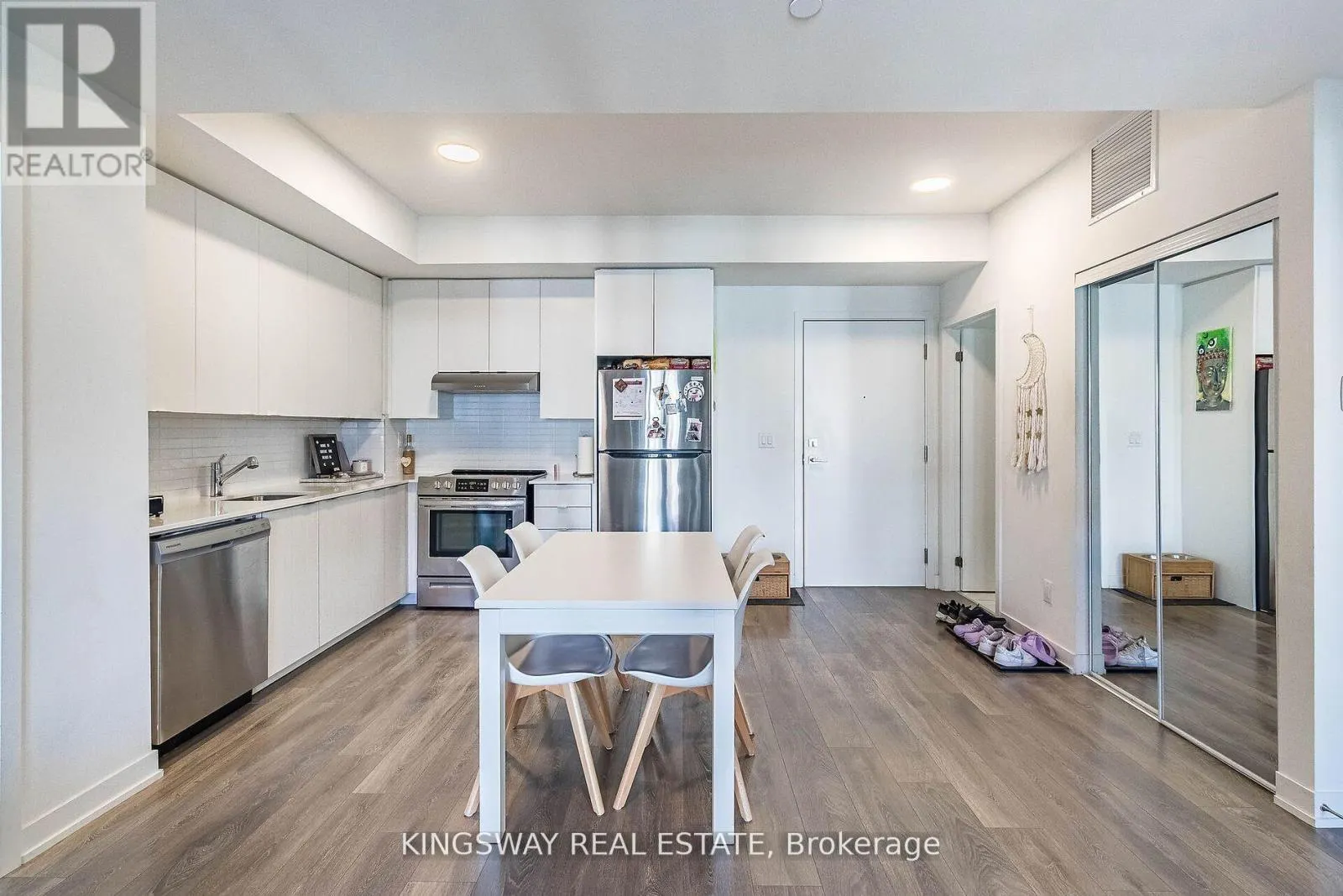 304 - 120 CANON JACKSON DRIVE