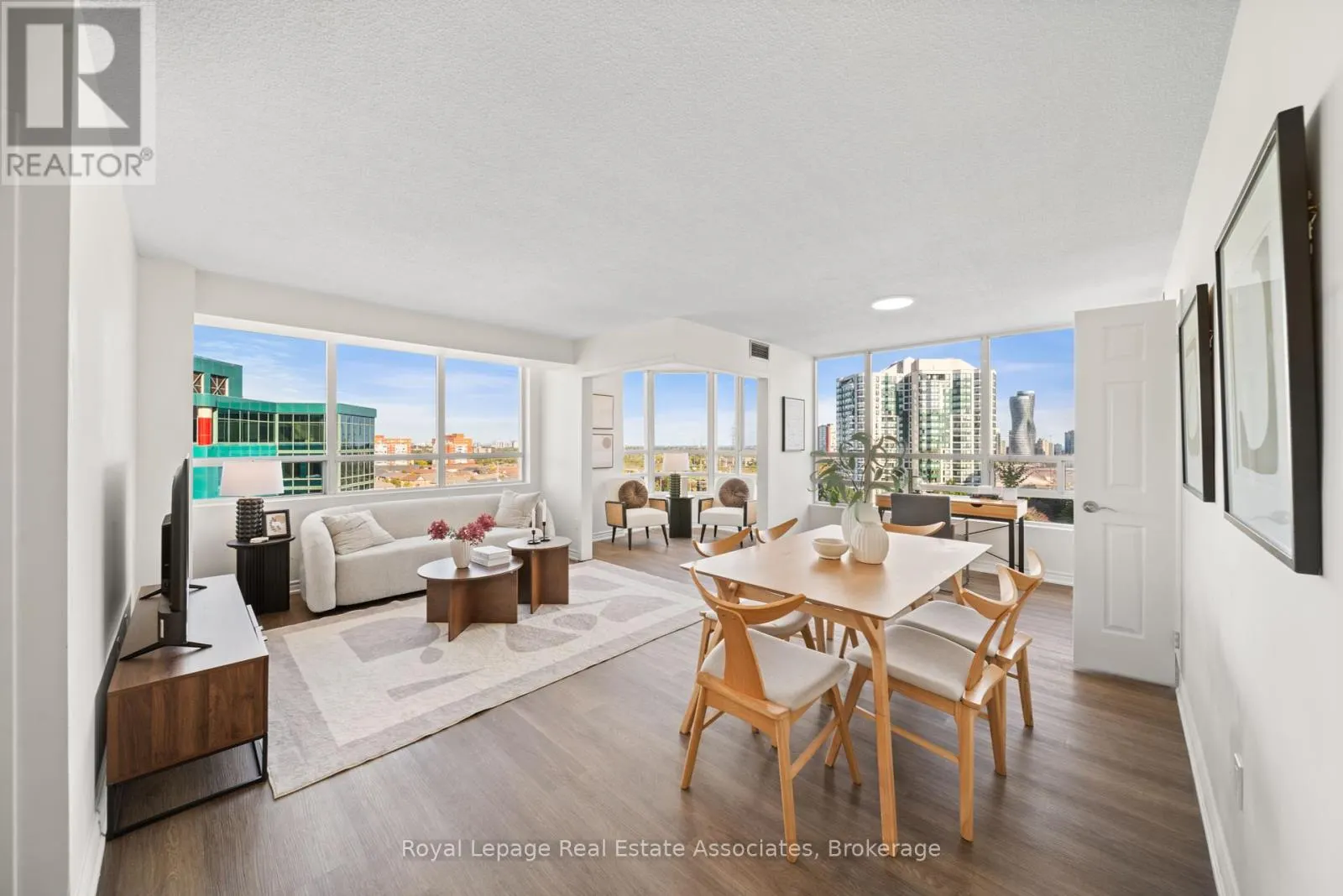 1206 - 50 KINGSBRIDGE GARDEN CIRCLE