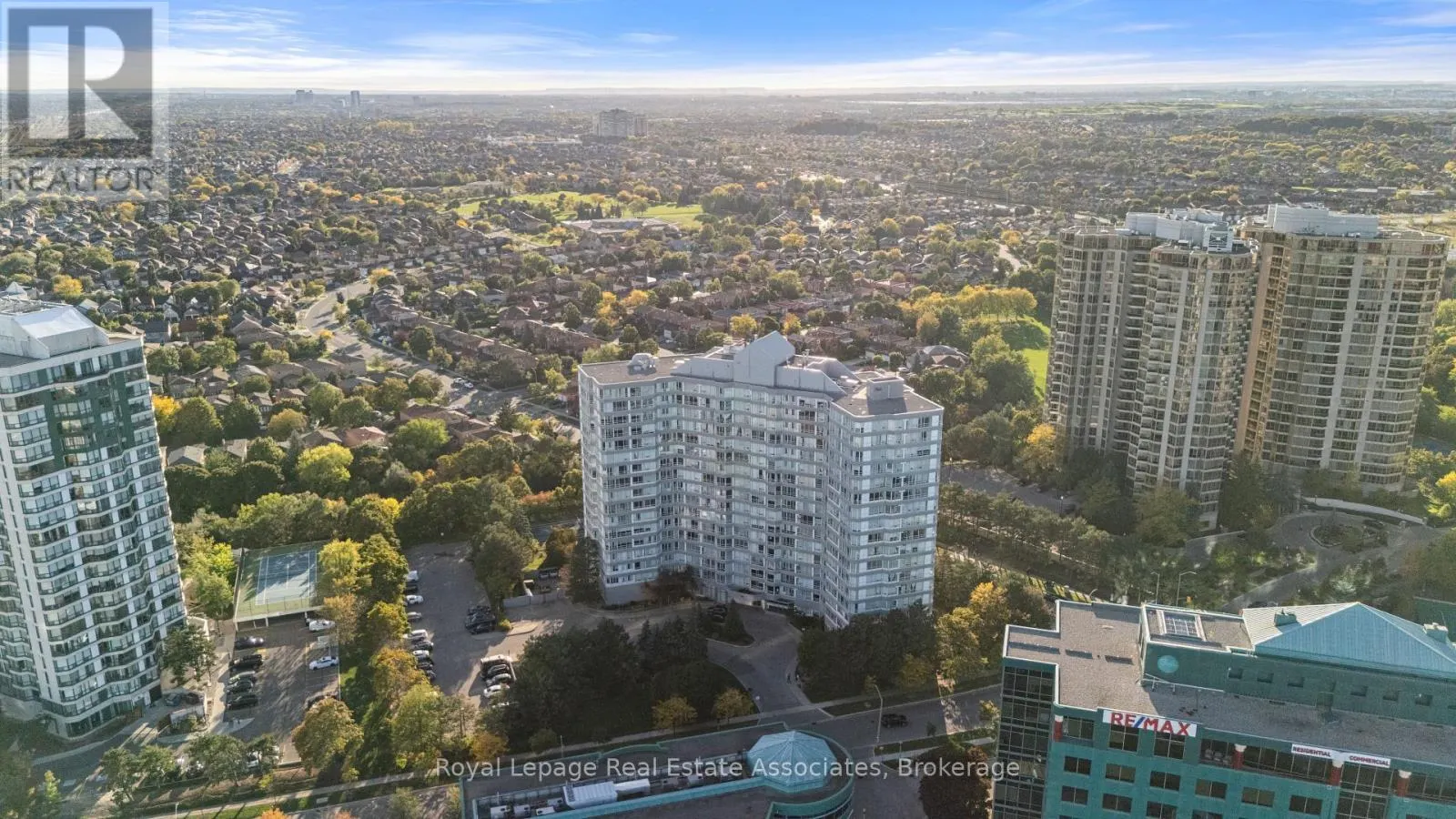 1206 - 50 KINGSBRIDGE GARDEN CIRCLE