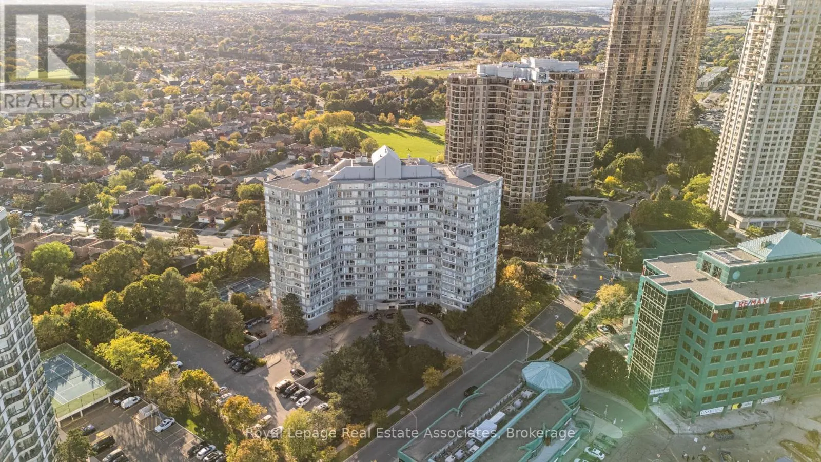 1206 - 50 KINGSBRIDGE GARDEN CIRCLE