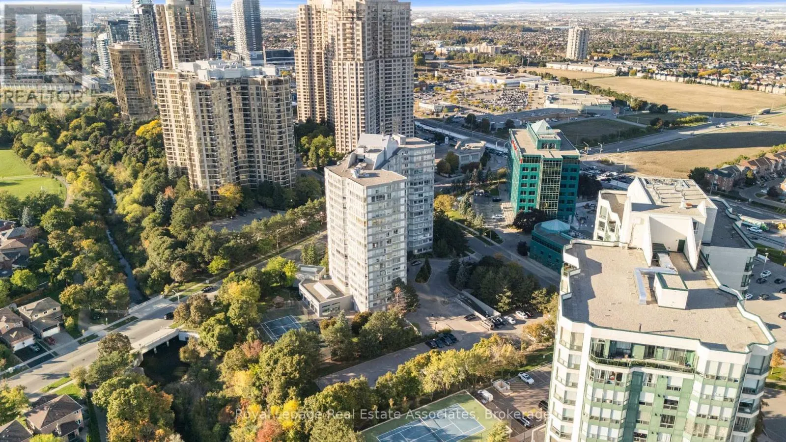 1206 - 50 KINGSBRIDGE GARDEN CIRCLE