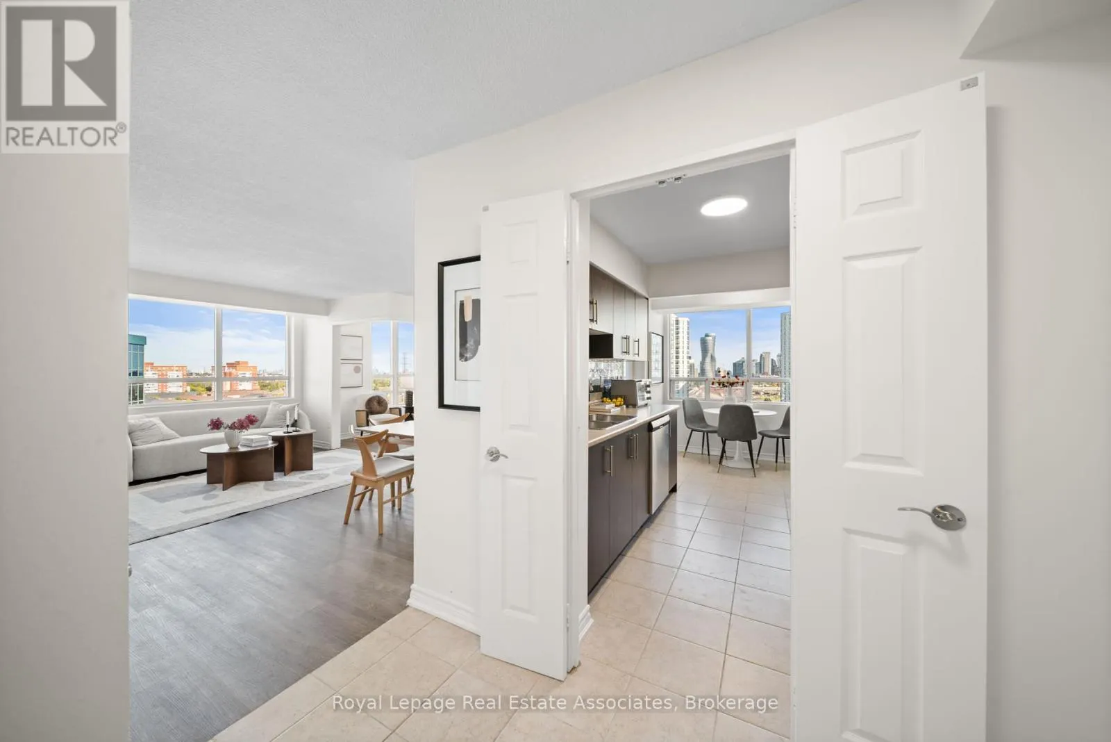 1206 - 50 KINGSBRIDGE GARDEN CIRCLE