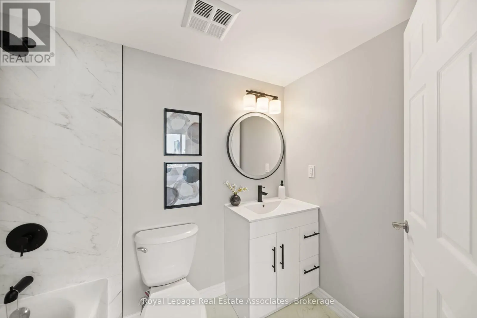 1206 - 50 KINGSBRIDGE GARDEN CIRCLE