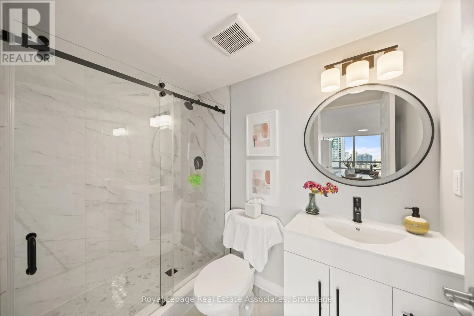 1206 - 50 KINGSBRIDGE GARDEN CIRCLE