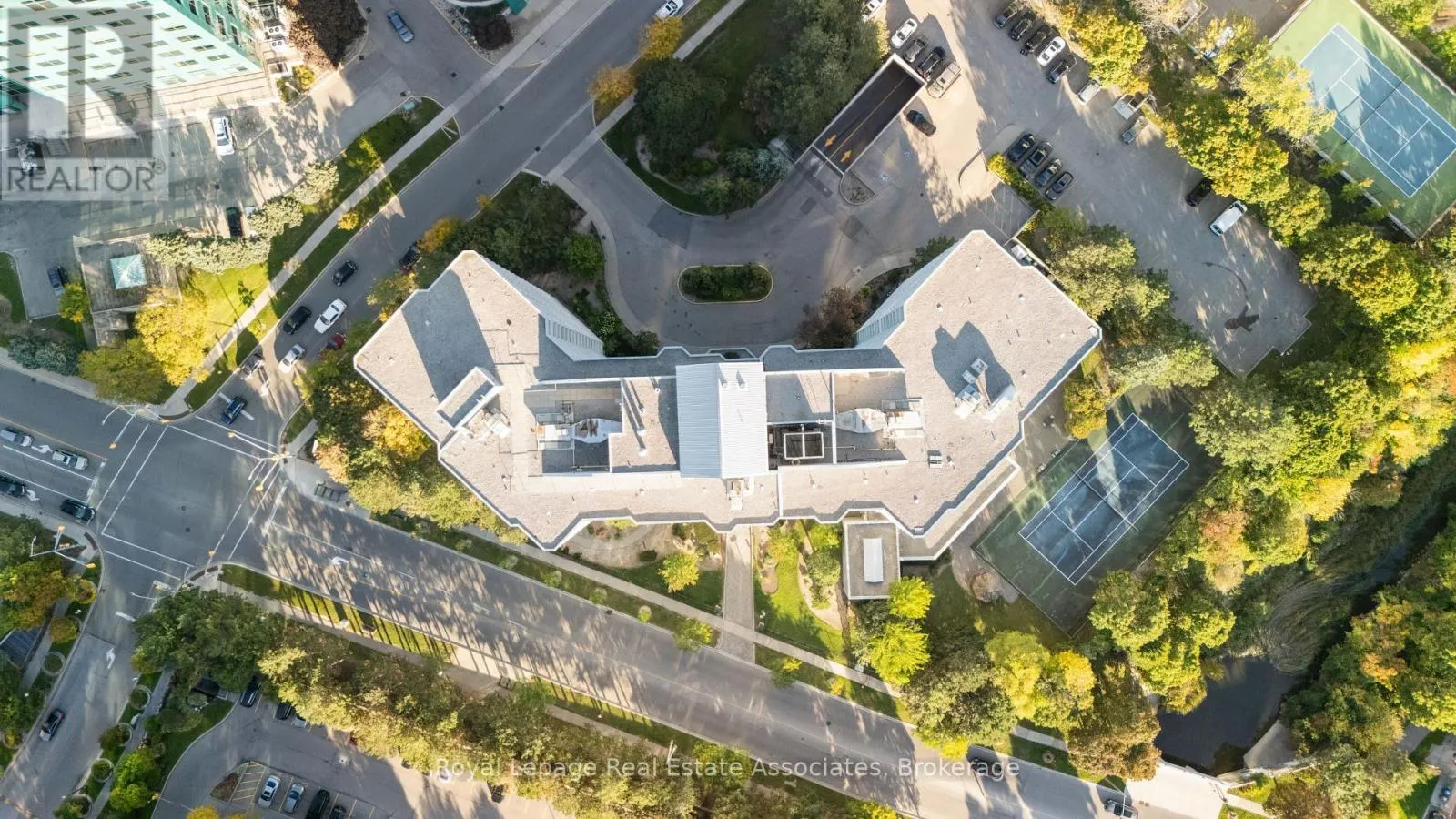 1206 - 50 KINGSBRIDGE GARDEN CIRCLE