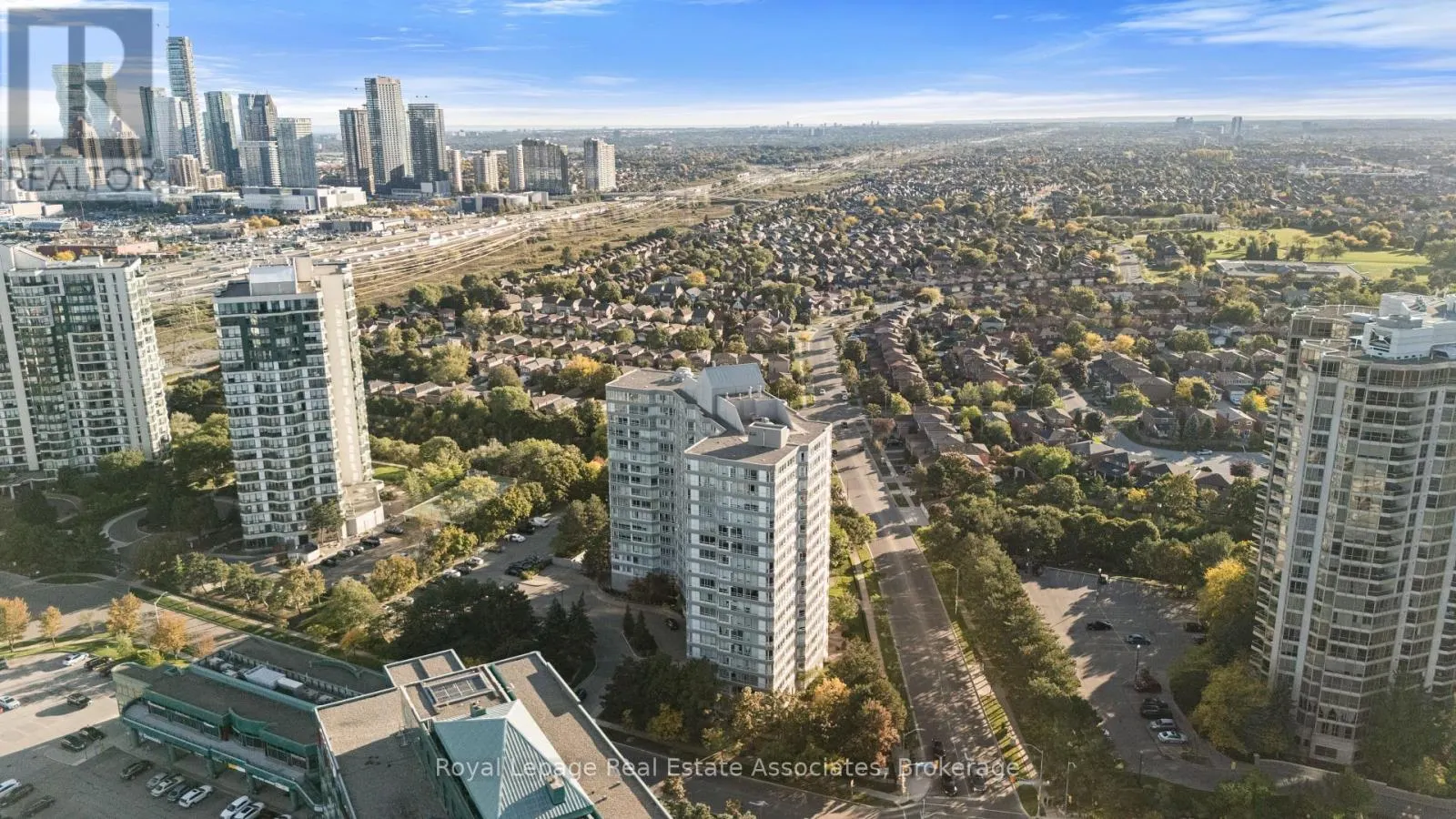1206 - 50 KINGSBRIDGE GARDEN CIRCLE