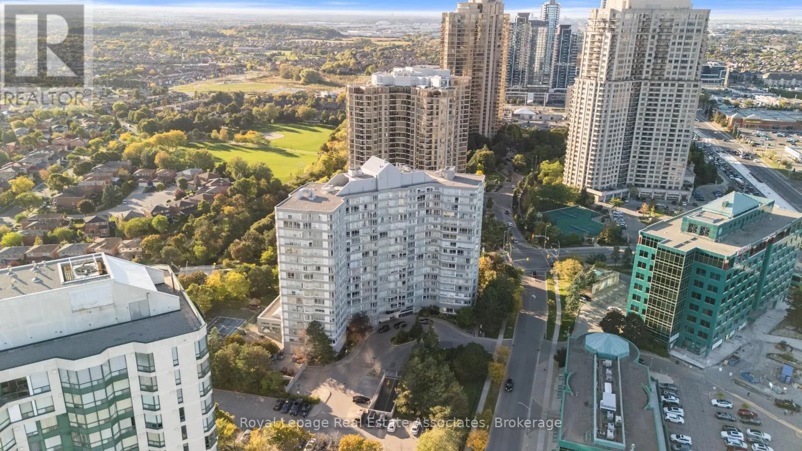 1206 - 50 KINGSBRIDGE GARDEN CIRCLE