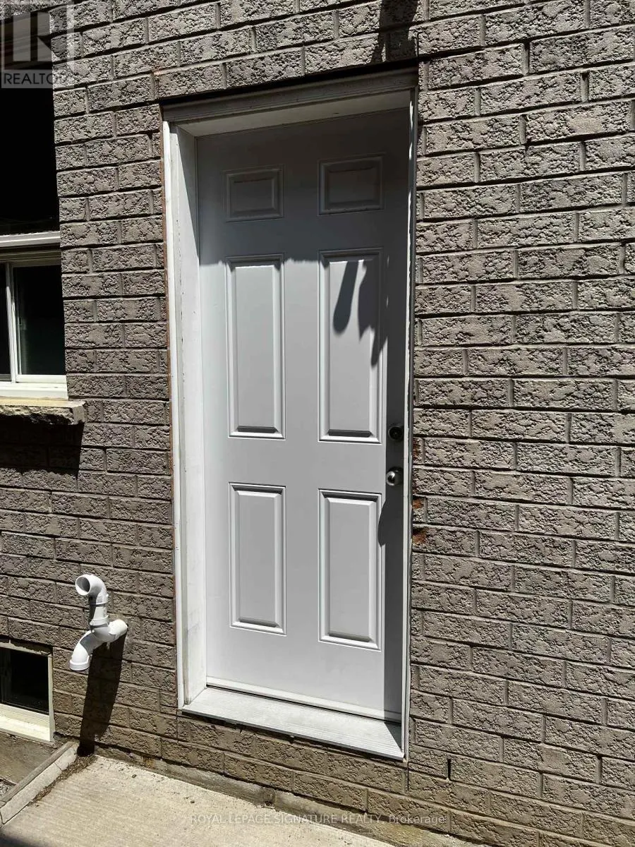633 MIRAGE PLACE