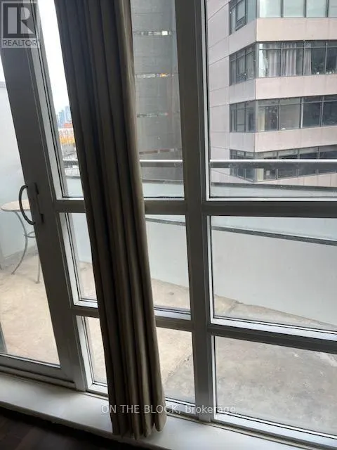 302 - 38 JOE SHUSTER WAY