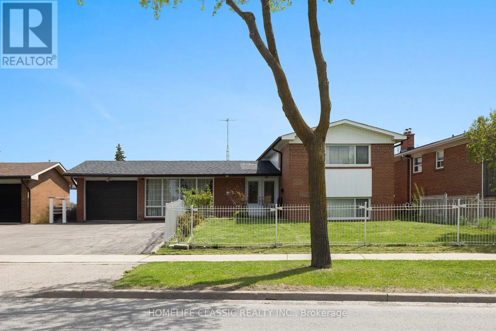 83 JOHN GARLAND BOULEVARD