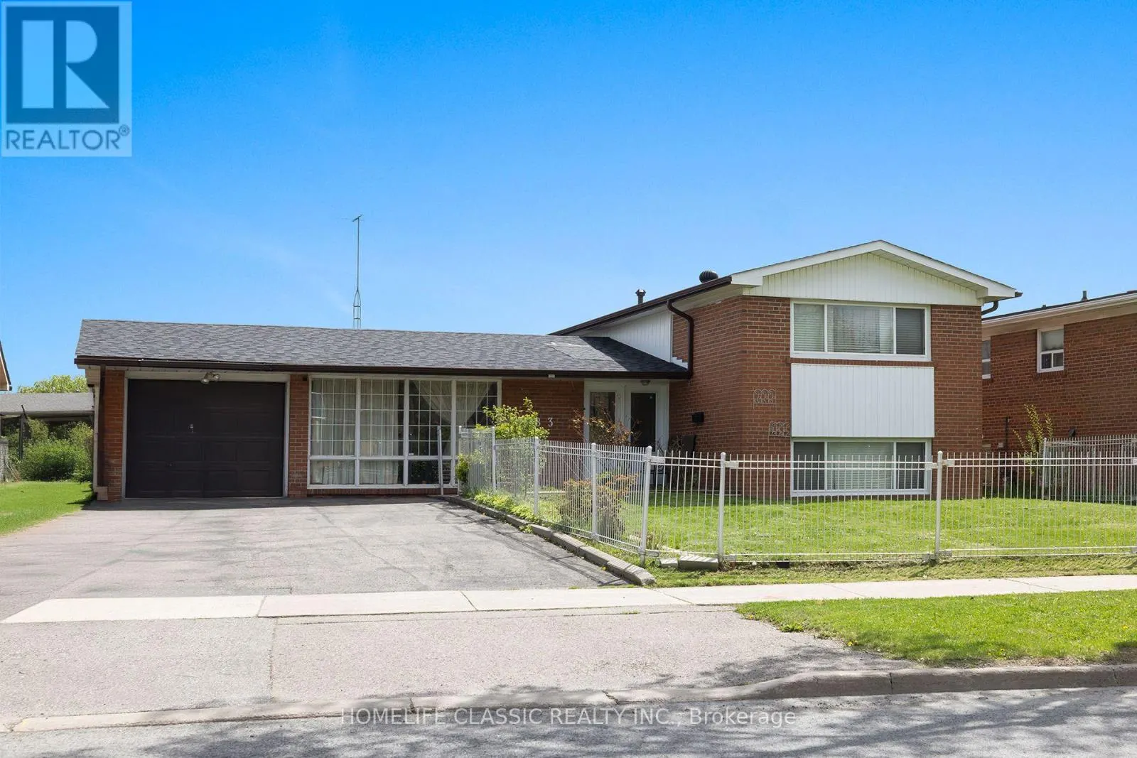83 JOHN GARLAND BOULEVARD