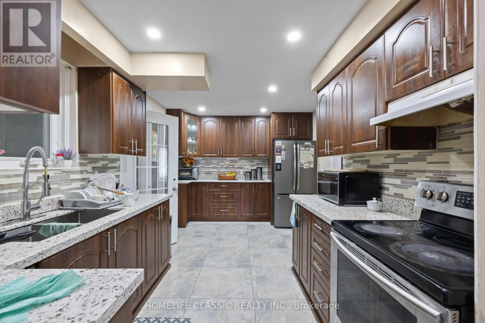 83 JOHN GARLAND BOULEVARD