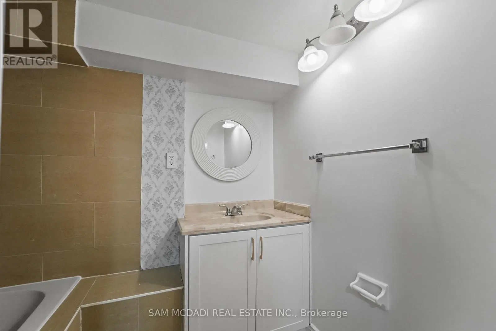 1409 LEFKAS COURT