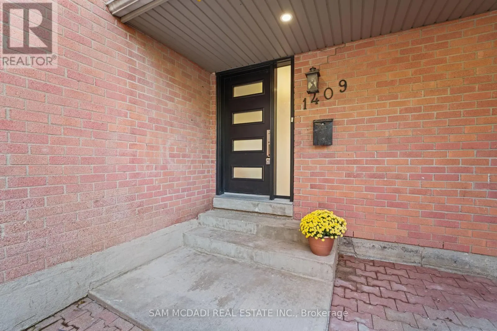 1409 LEFKAS COURT