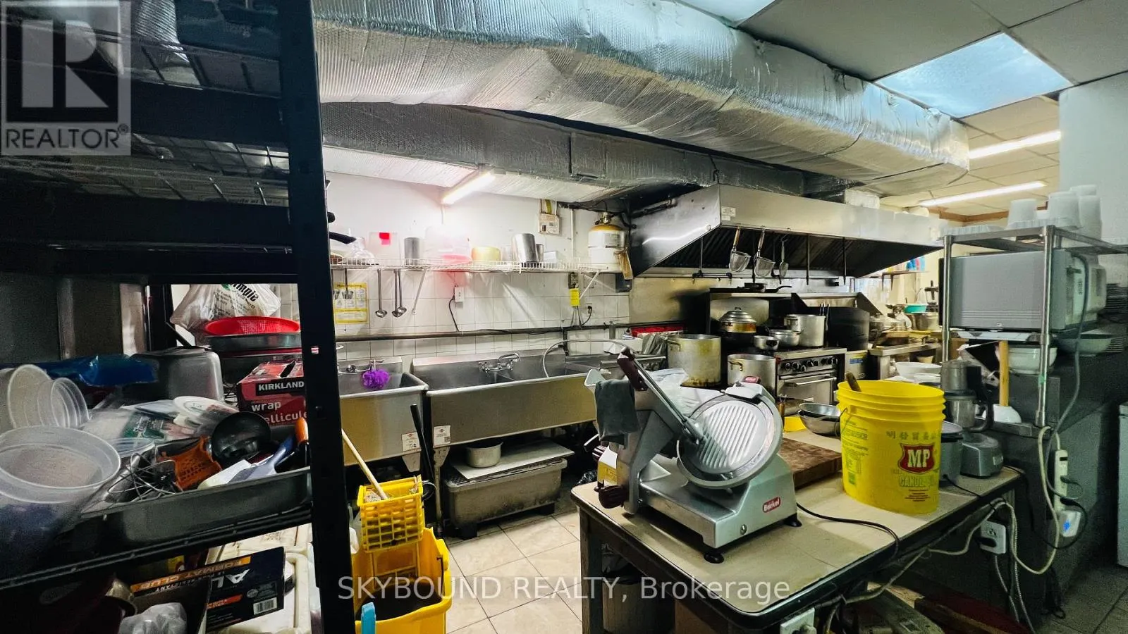 1 - 1772 ST CLAIR AVENUE W