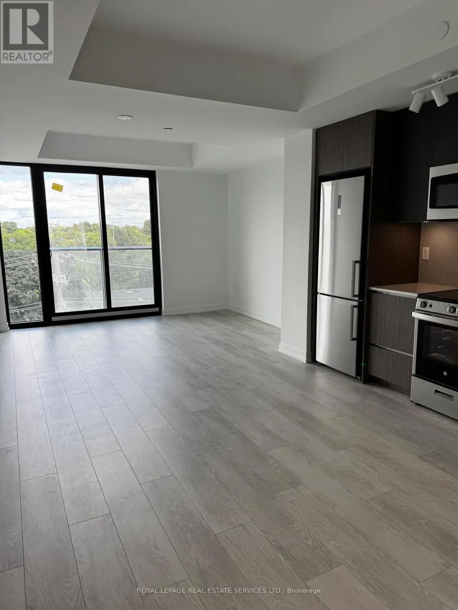 608 - 801 THE QUEENSWAY