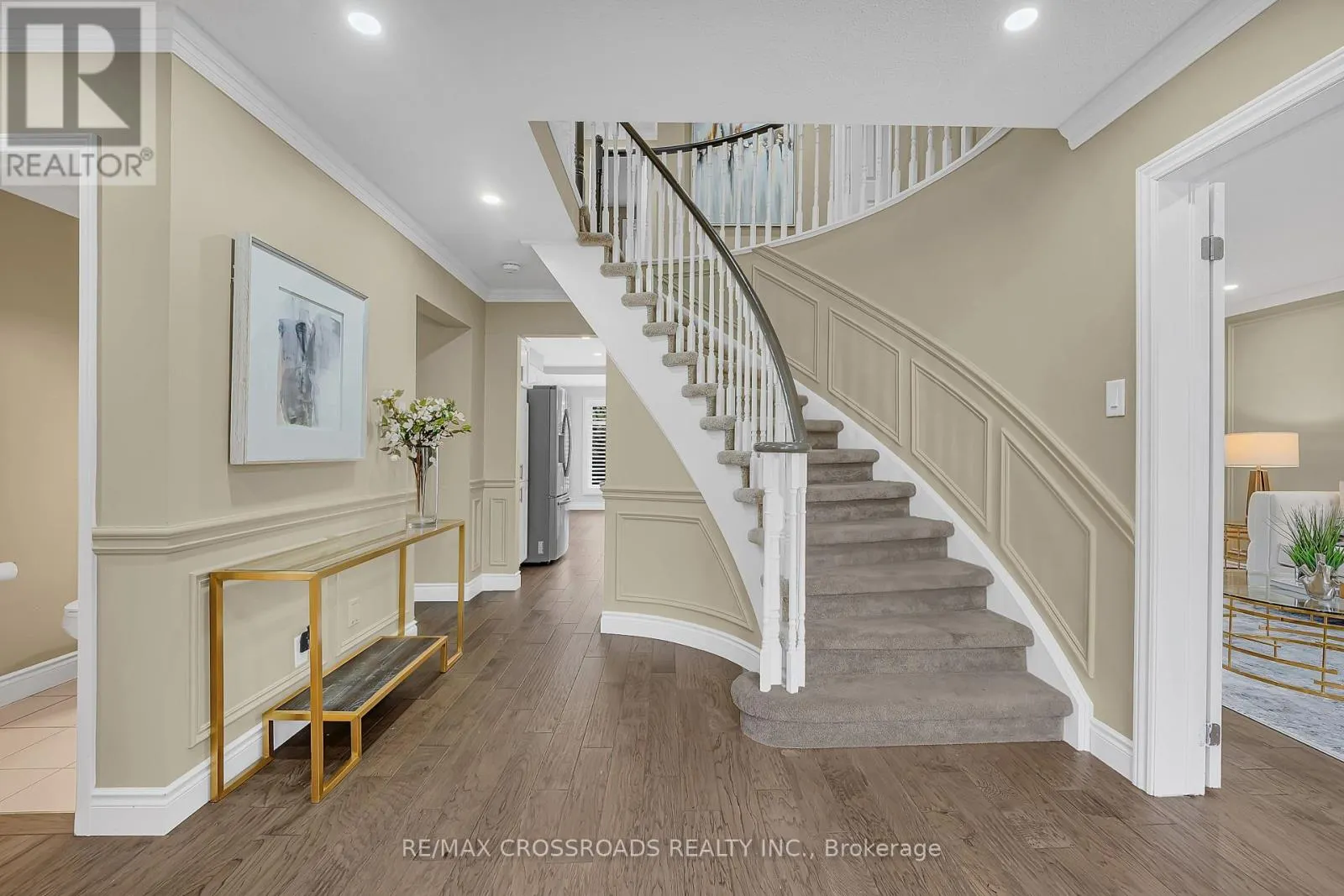 75 BARR CRESCENT