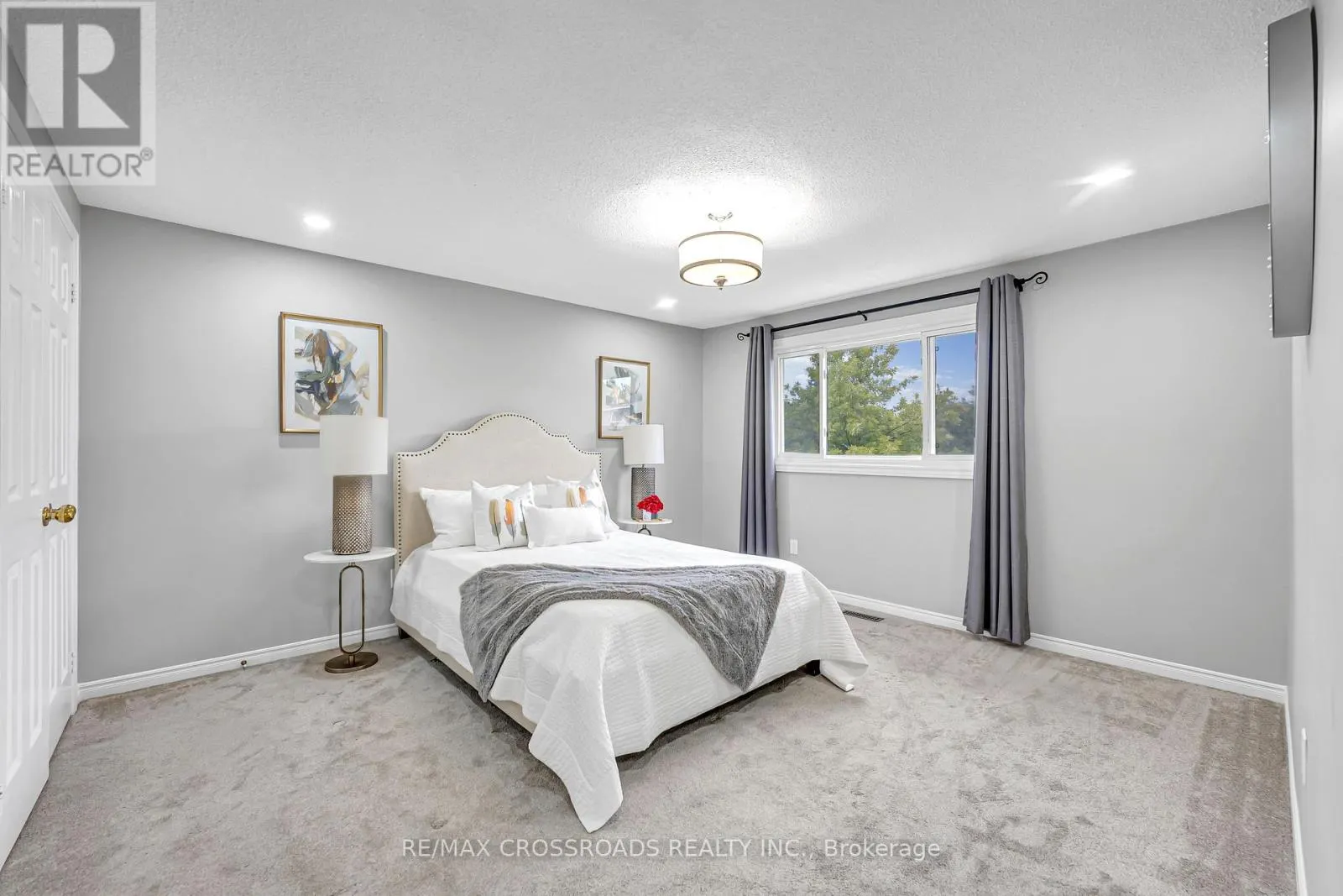 75 BARR CRESCENT