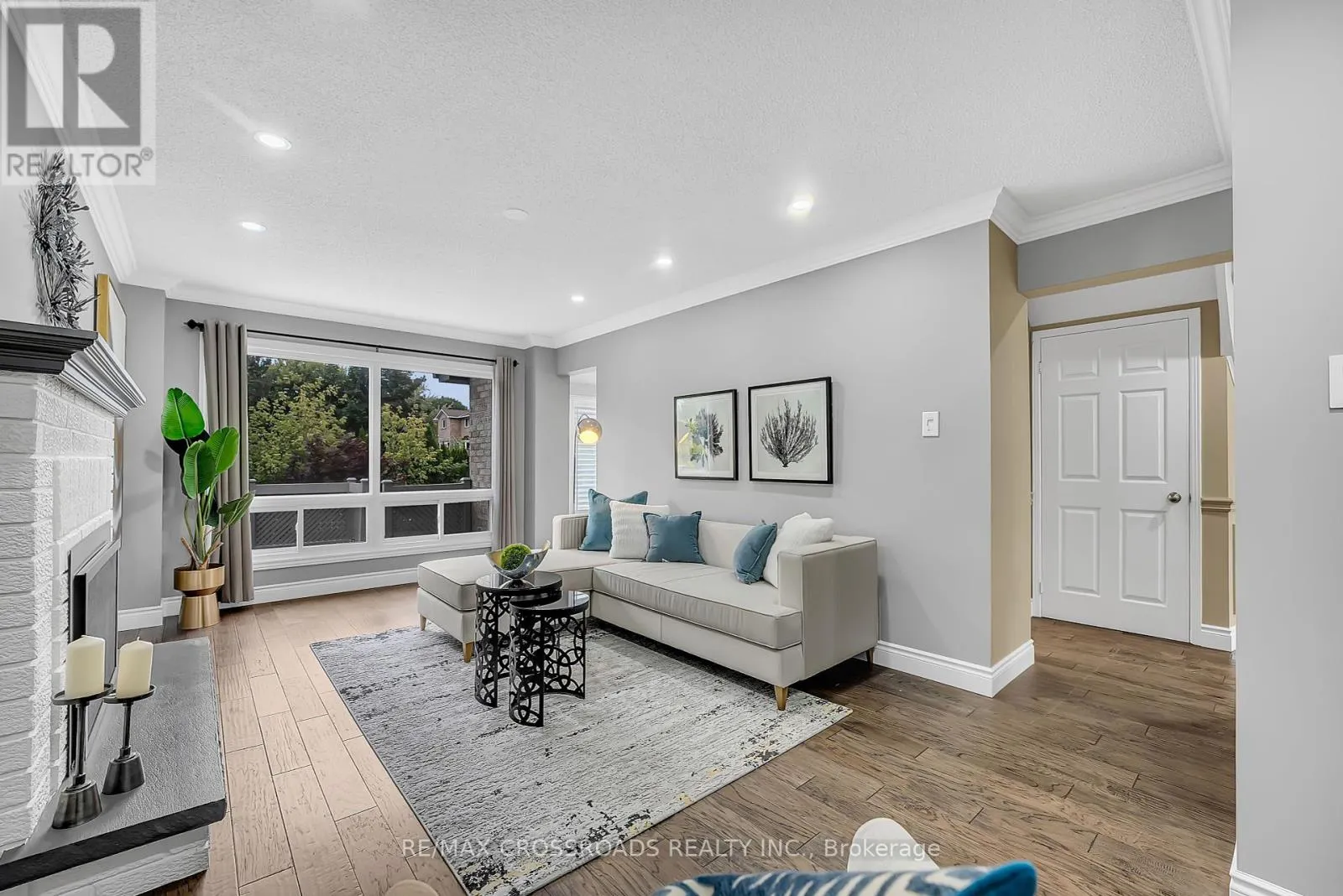 75 BARR CRESCENT