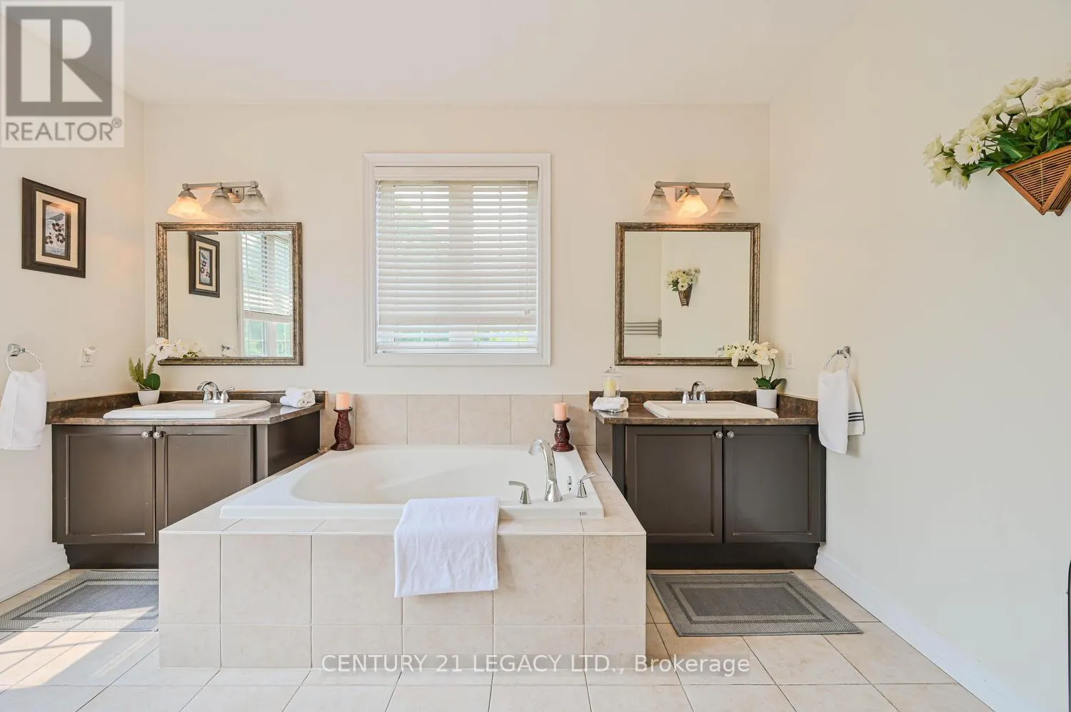 34 CANNINGTON CRESCENT