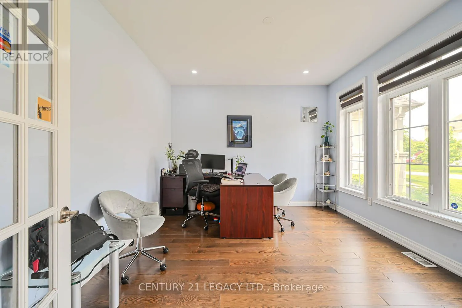 34 CANNINGTON CRESCENT