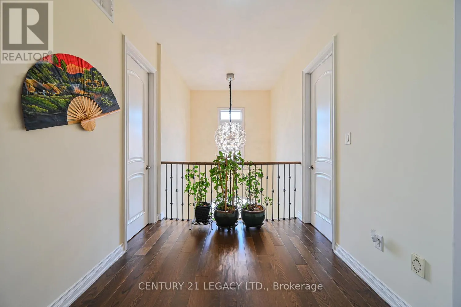 34 CANNINGTON CRESCENT