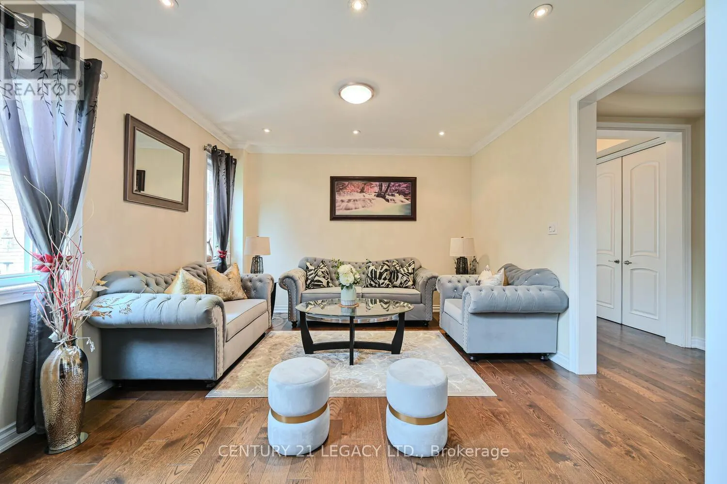 34 CANNINGTON CRESCENT