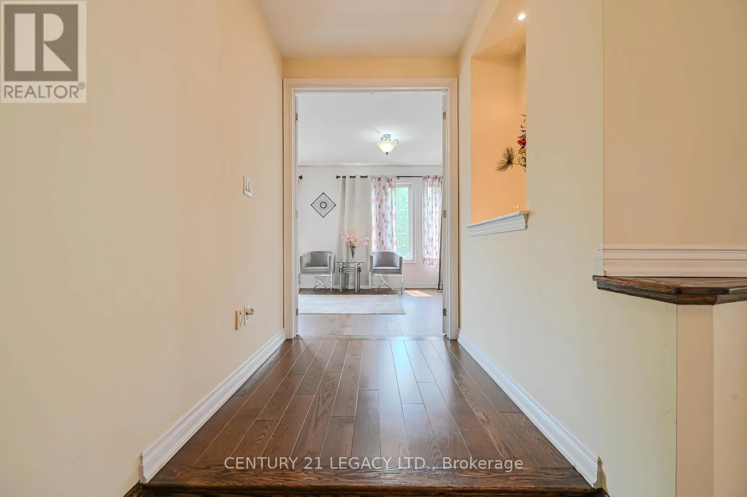34 CANNINGTON CRESCENT
