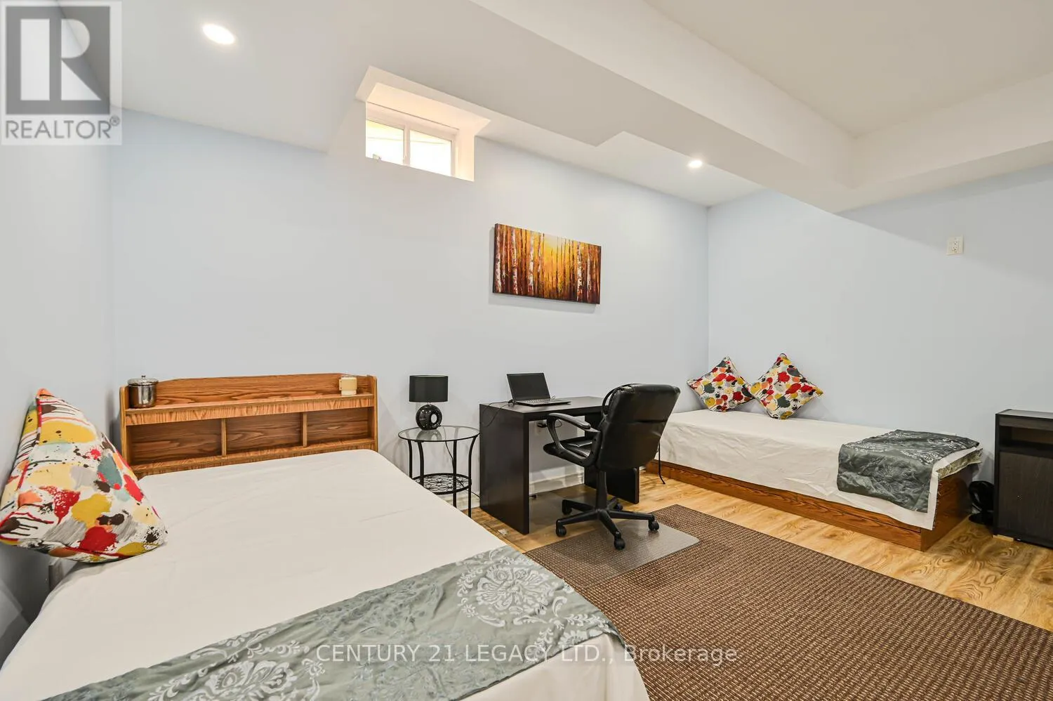 34 CANNINGTON CRESCENT