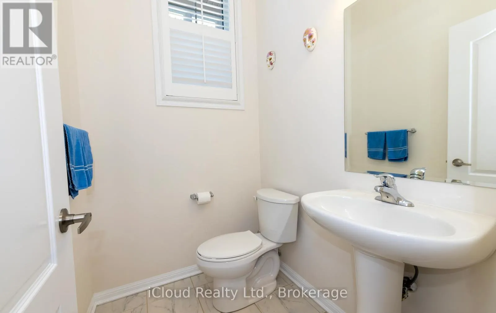 4 ROBERT PARKINSON DRIVE