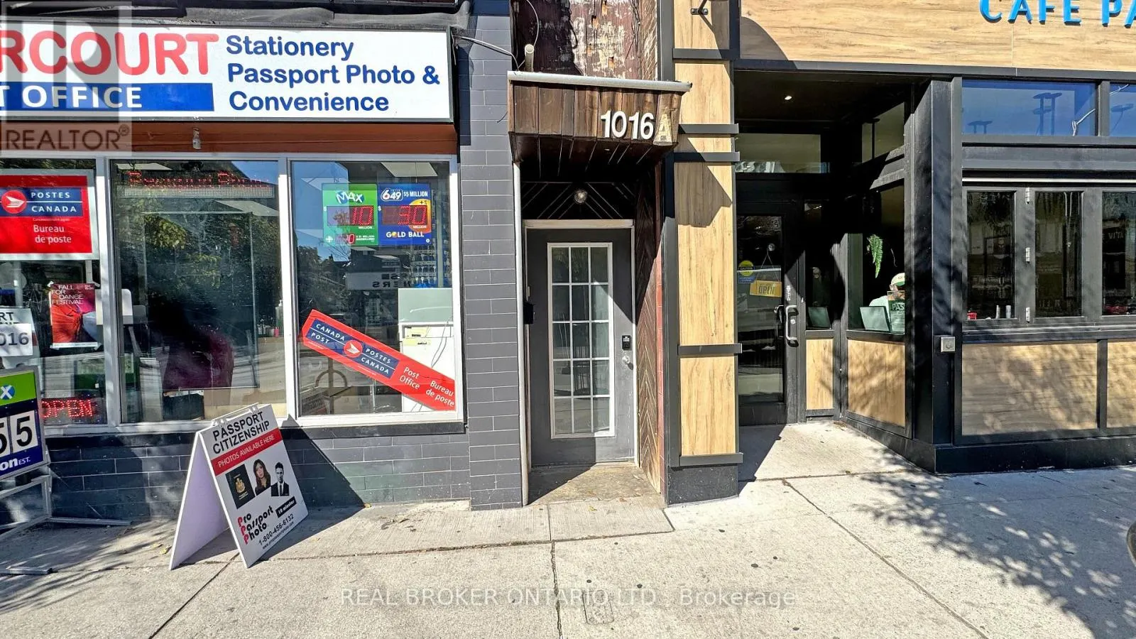 UPPER - 1016 BLOOR STREET W