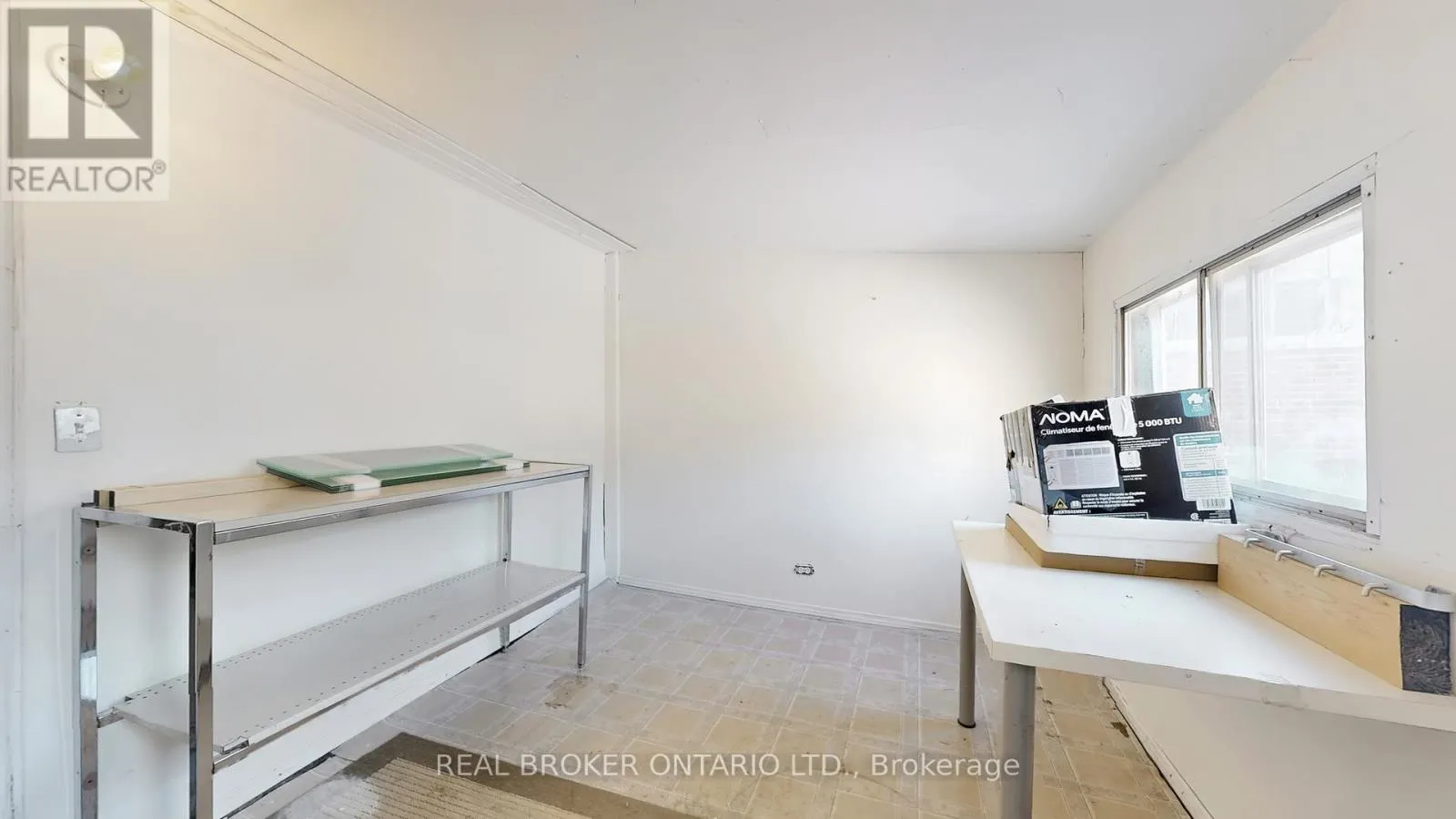 UPPER - 1016 BLOOR STREET W