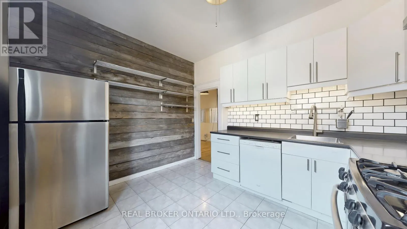 UPPER - 1016 BLOOR STREET W