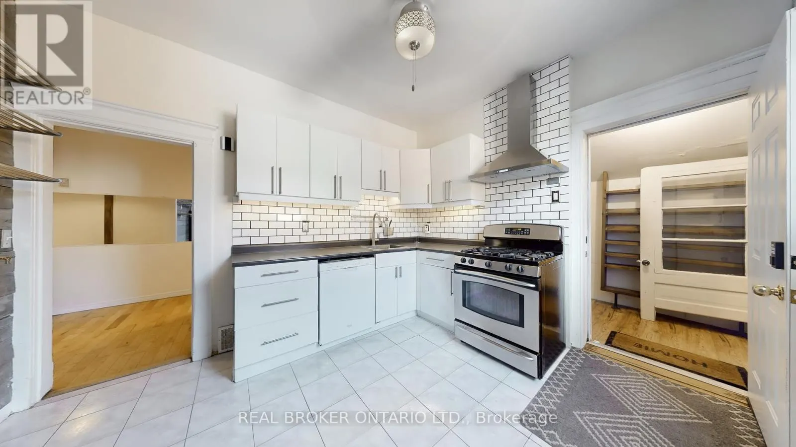 UPPER - 1016 BLOOR STREET W