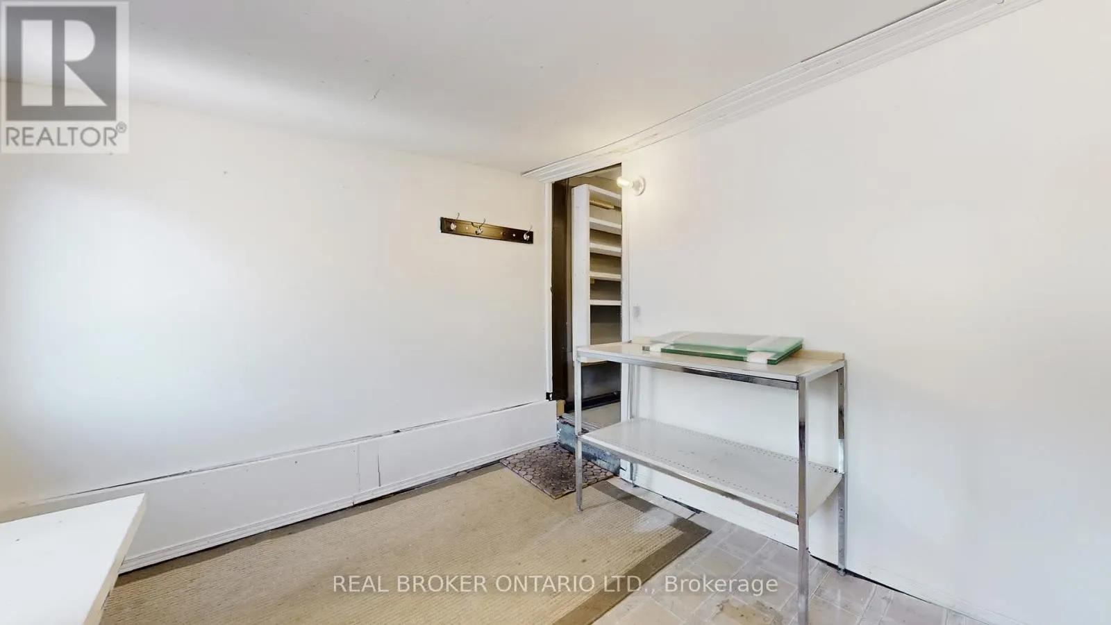 UPPER - 1016 BLOOR STREET W