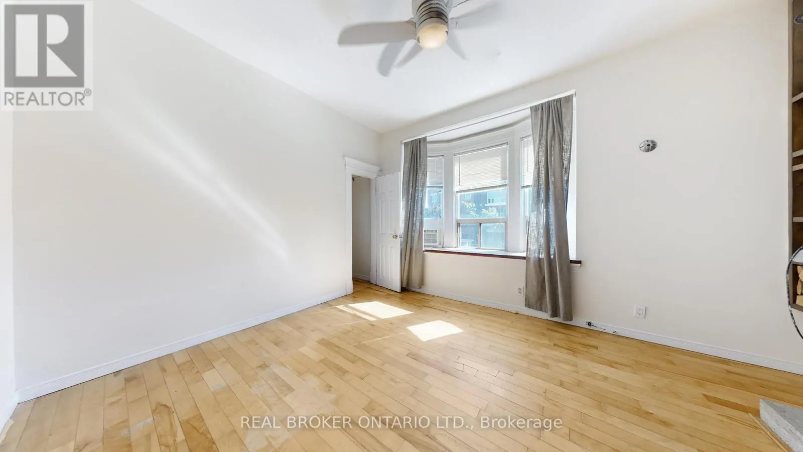 UPPER - 1016 BLOOR STREET W
